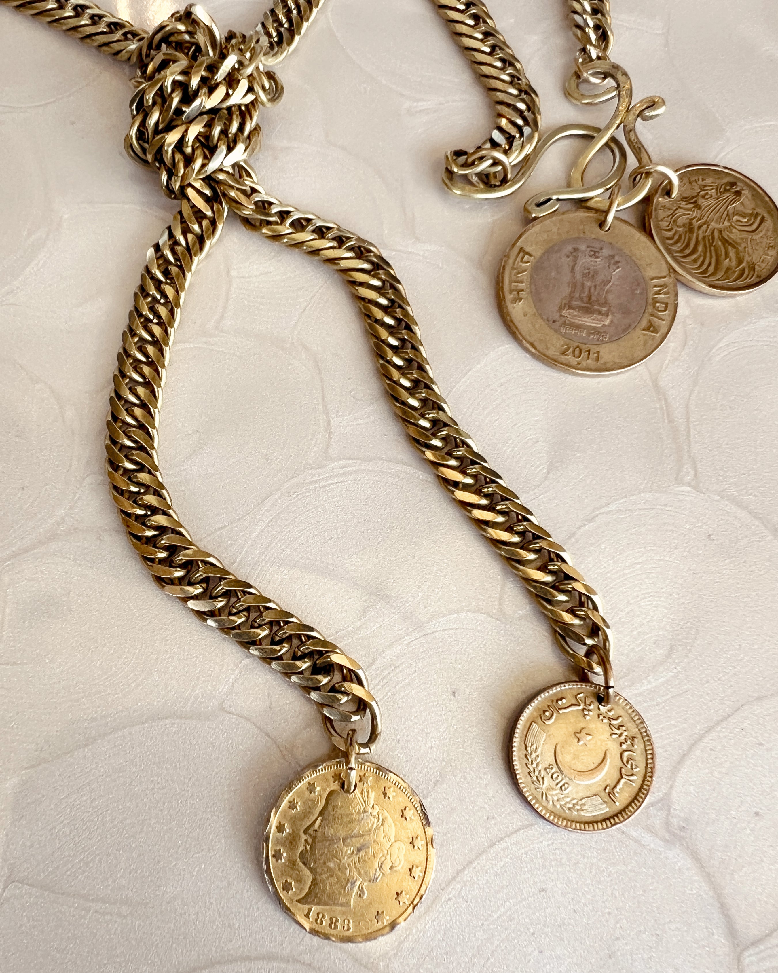Knotted Chain with Coins
