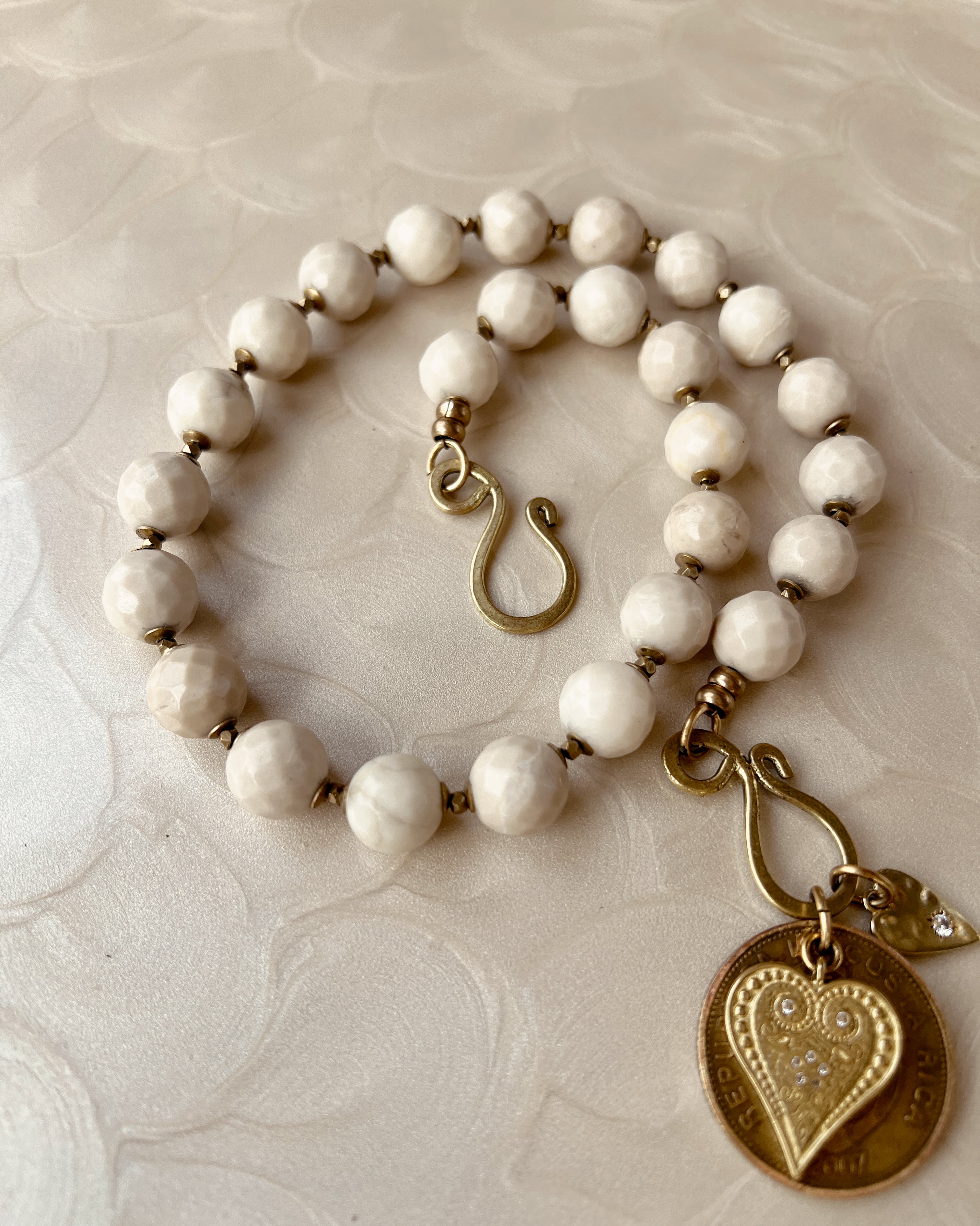 Fossil Jade Strand