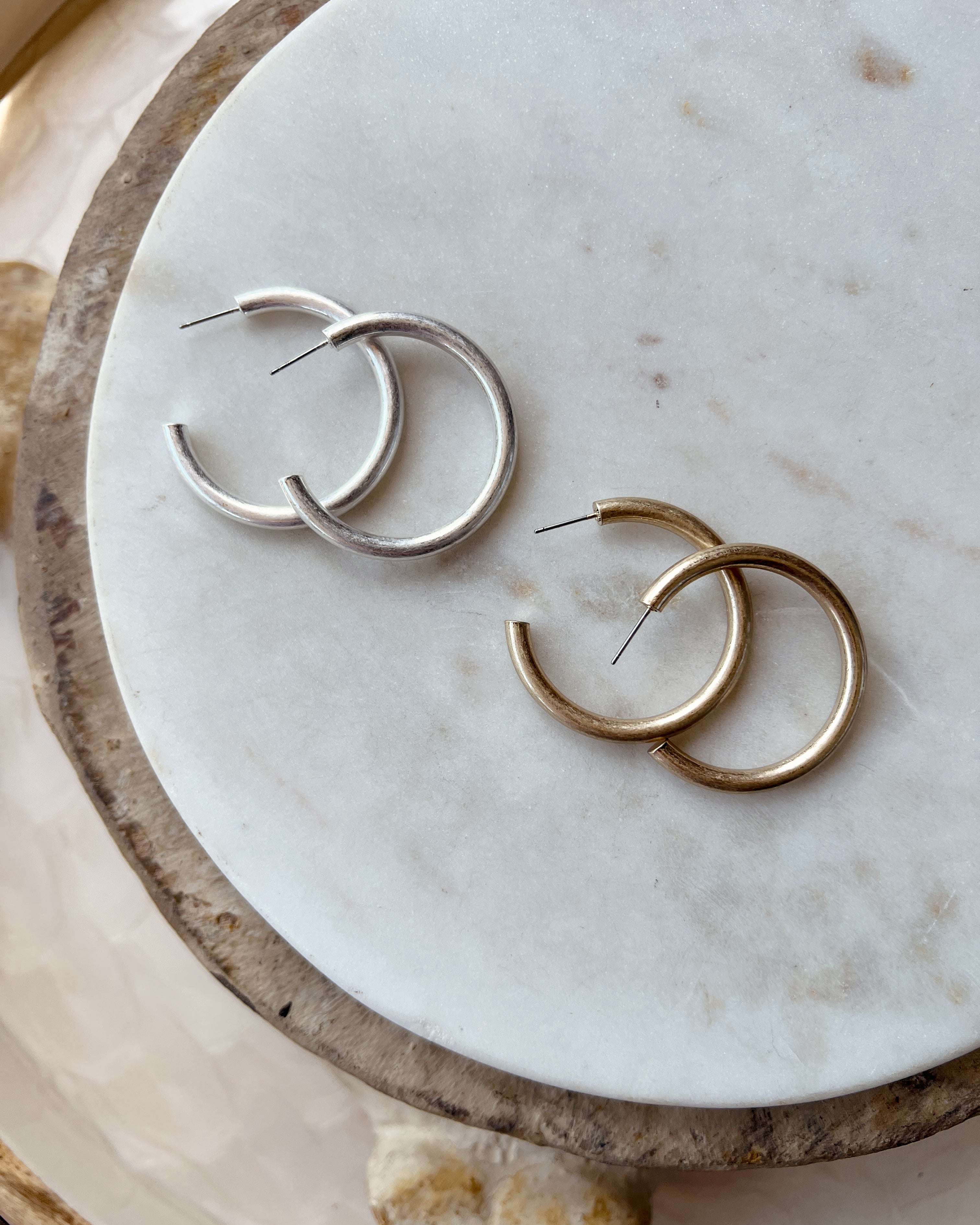 Medium Hoops 1.5"
