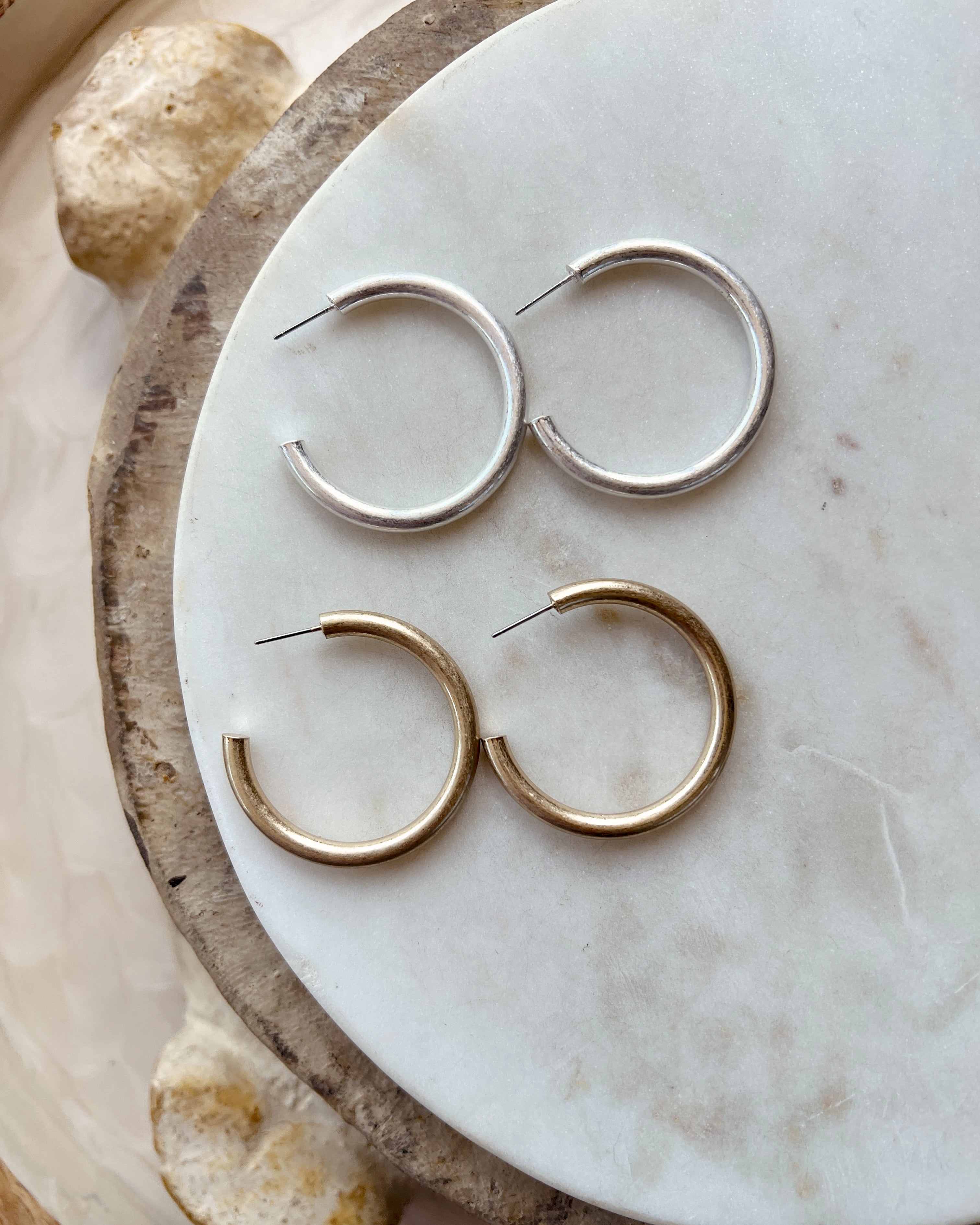 Medium Hoops 1.5"