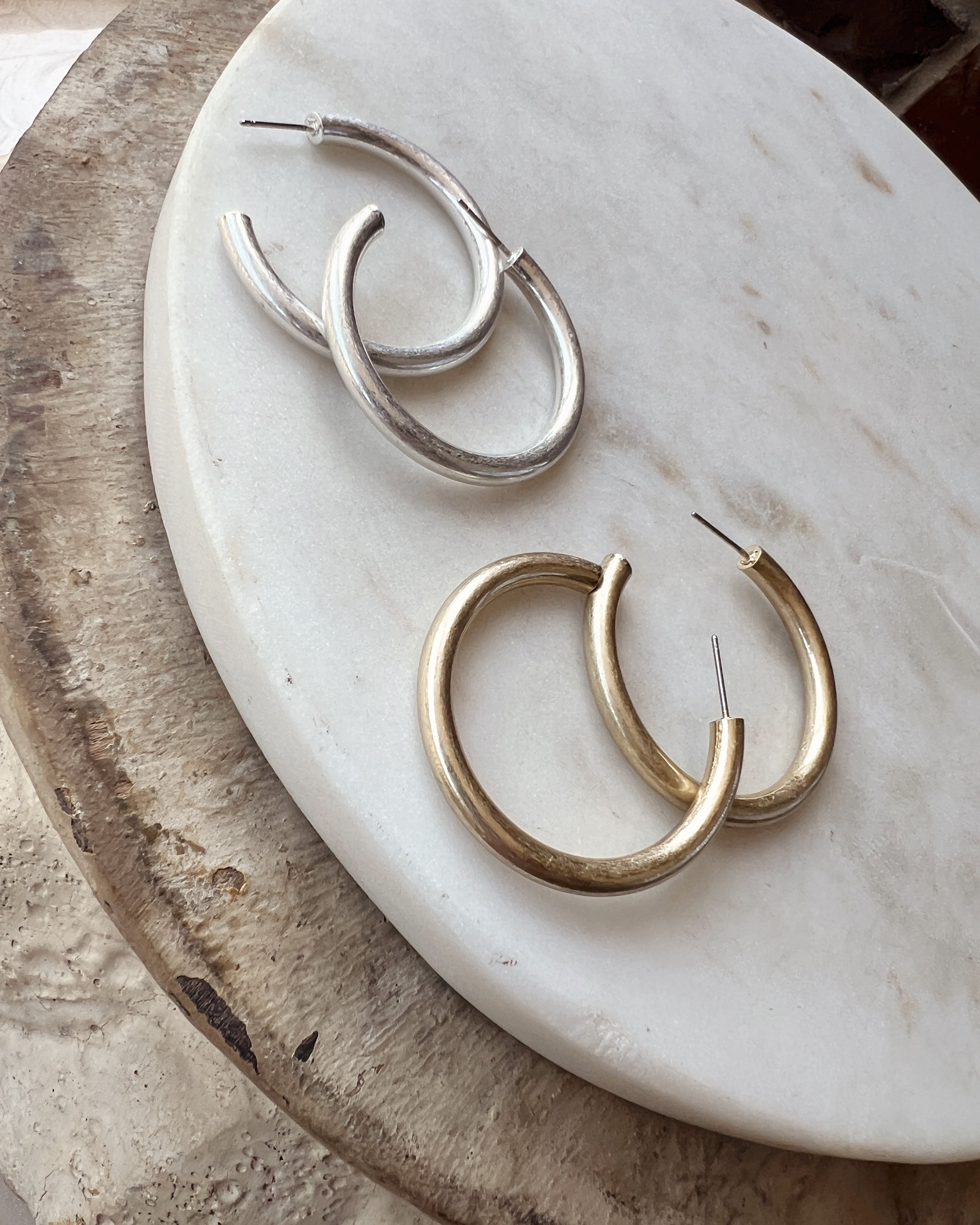 Medium Hoops 1.5"